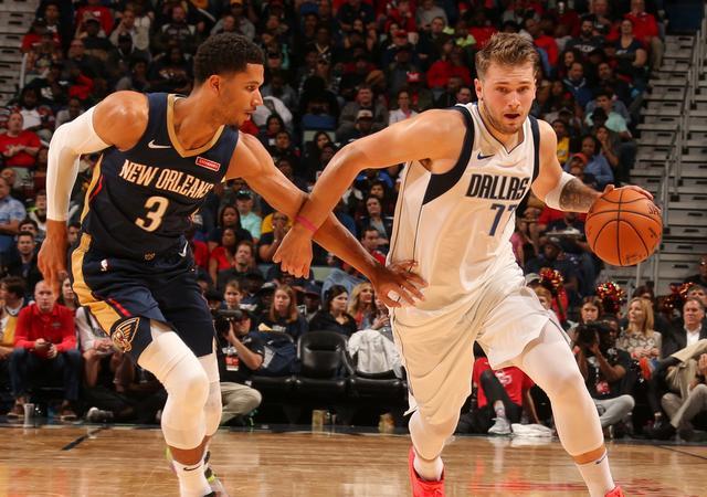  东契奇三双独行侠轻取马刺取得赛季第50胜